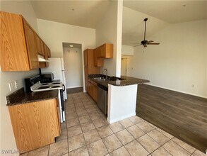 7960 Preserve Cir in Naples, FL - Foto de edificio - Building Photo