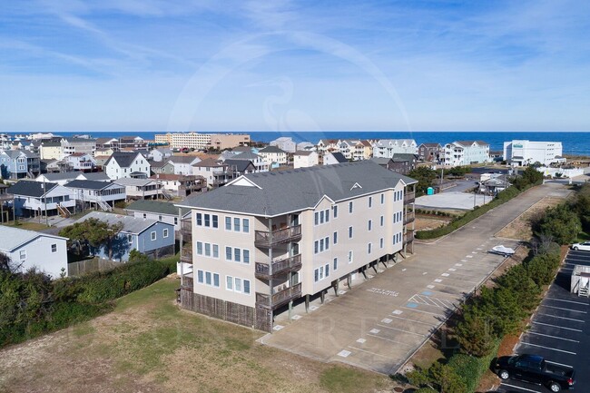 2010 S Virginia Dare Trail in Kill Devil Hills, NC - Foto de edificio - Building Photo