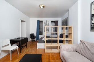 131 E 94th St in New York, NY - Building Photo - Building Photo