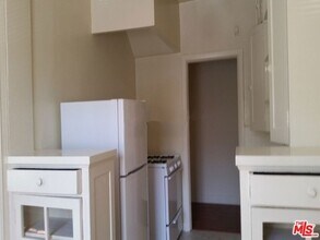 335 S Berendo St in Los Angeles, CA - Building Photo - Building Photo