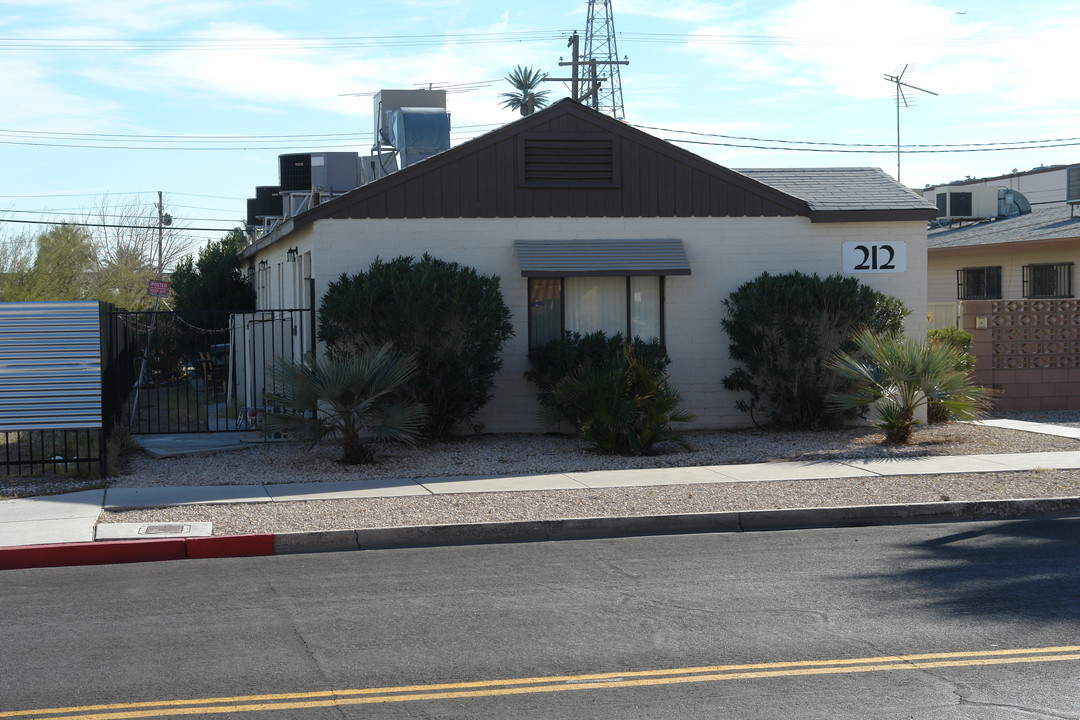 208 N 9th St in Las Vegas, NV - Foto de edificio