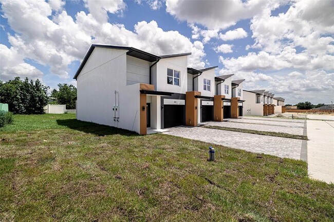 2005 BARROSO St in Davenport, FL - Building Photo - Building Photo