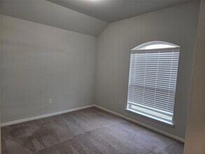 129 Walkup Ln in Leander, TX - Building Photo - Building Photo