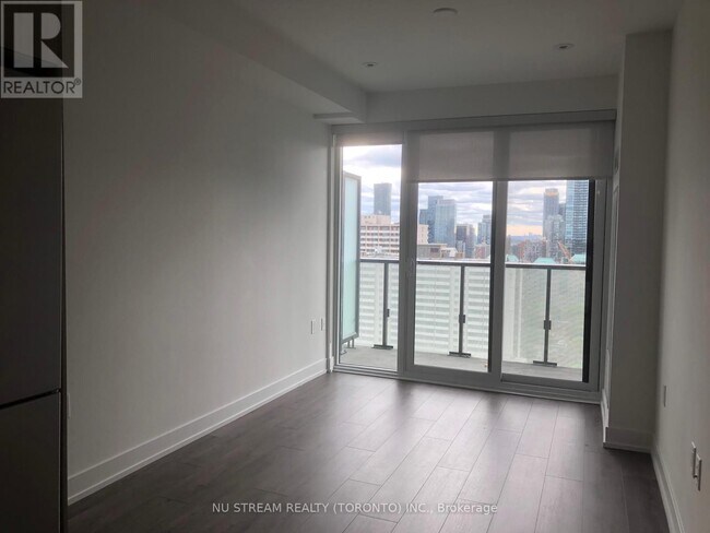 575-2575 Bloor St E in Toronto, ON - Building Photo - Building Photo