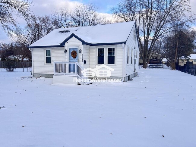 5568 N Humboldt Ave in Brooklyn Center, MN - Building Photo - Building Photo