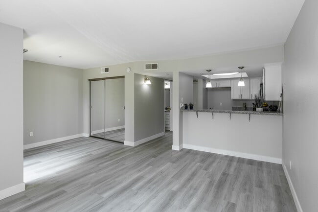 The Imperial Apartments in Santa Ana, CA - Building Photo - Interior Photo