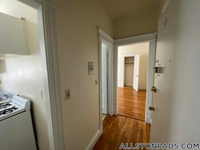 1148 Commonwealth Ave in Boston, MA - Building Photo - Building Photo