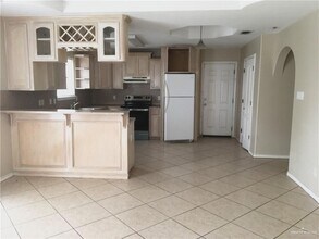 1029 French Ave in Edinburg, TX - Building Photo - Building Photo