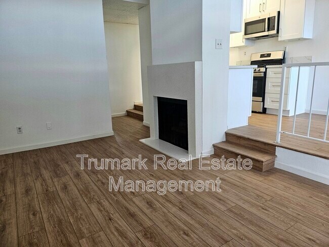 property at 14605 Burbank Blvd