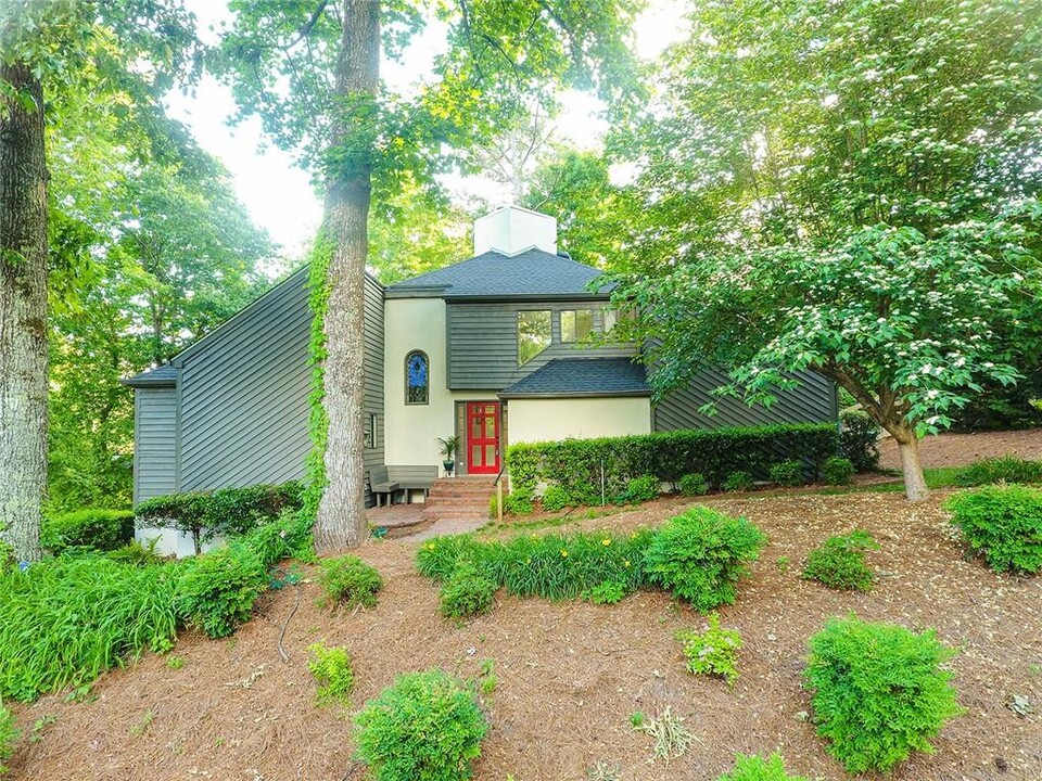 3939 Dunbarton Way in Roswell, GA - Building Photo