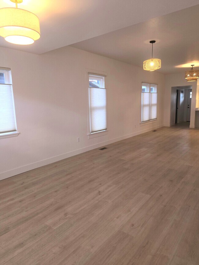 327 W 6th St in Palisade, CO - Foto de edificio - Building Photo