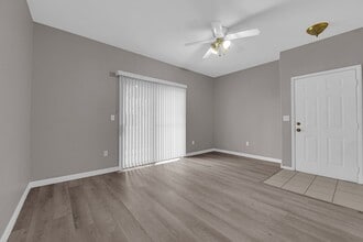 5650 E Sahara Ave in Las Vegas, NV - Building Photo - Building Photo