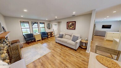 30621 Sandtrap Dr in Agoura Hills, CA - Foto de edificio - Building Photo