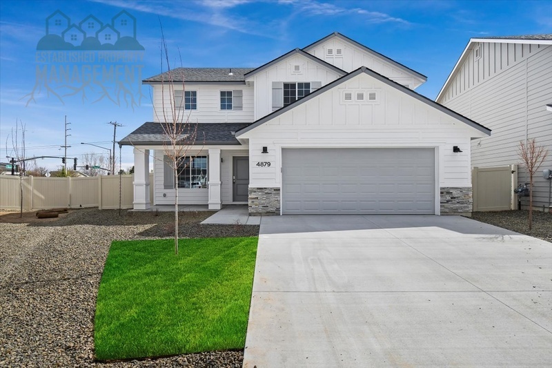 4879 W Quaker Rdg St in Meridian, ID - Building Photo