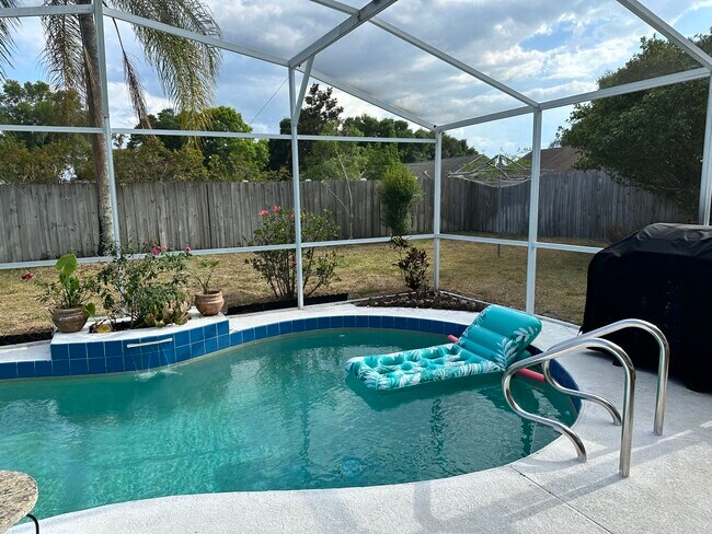 2047 Cassingham Cir in Ocoee, FL - Building Photo - Building Photo