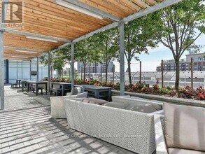 360-1360 Square One Dr in Mississauga, ON - Building Photo - Building Photo