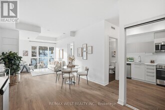 25 Neighbourhood Ln. in Toronto, ON - Building Photo - Building Photo