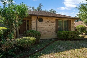 2318 Park Cir in San Antonio, TX - Building Photo - Building Photo