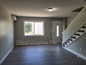 200 Lewis St in Oak Hill, WV - Building Photo - Building Photo