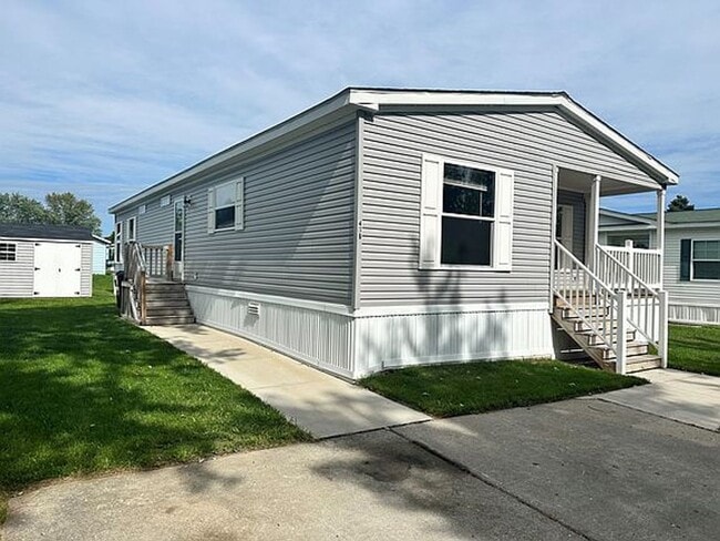 6655 Jackson Rd in Ann Arbor, MI - Building Photo - Building Photo