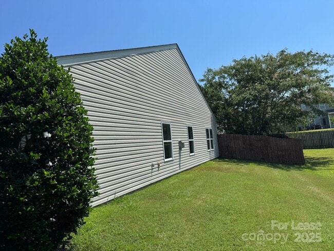 5075 Meanna Drive in Clover, SC - Building Photo - Building Photo