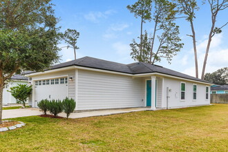 8402 Thor St in Jacksonville, FL - Building Photo - Building Photo