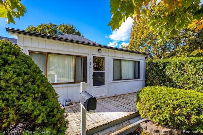 26361 Parkington St in Roseville, MI - Building Photo - Building Photo