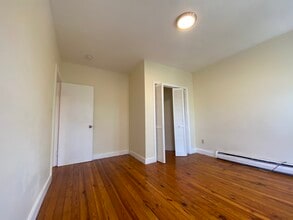 86 Pleasant St, Unit 3 in Cambridge, MA - Building Photo - Building Photo