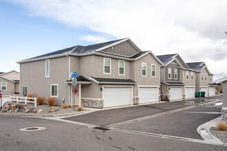 Abington Heights Townhomes in Roy, UT - Foto de edificio - Building Photo