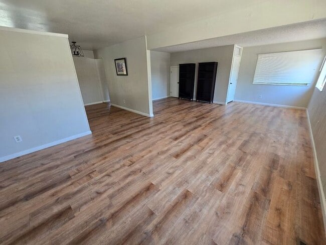 1455 Bridgewood Ln in Reno, NV - Foto de edificio - Building Photo