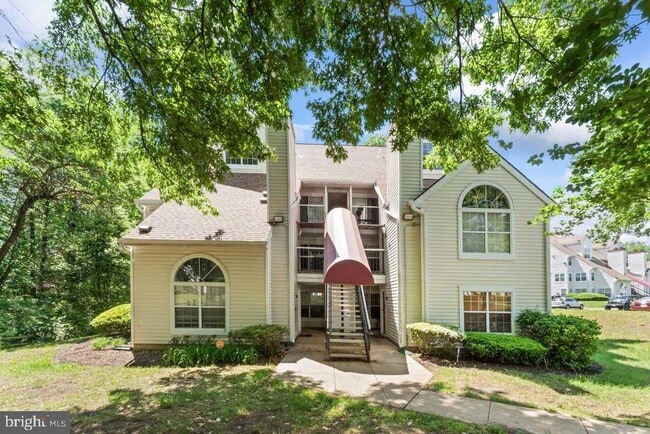 property at 1013 Fallcrest Ct