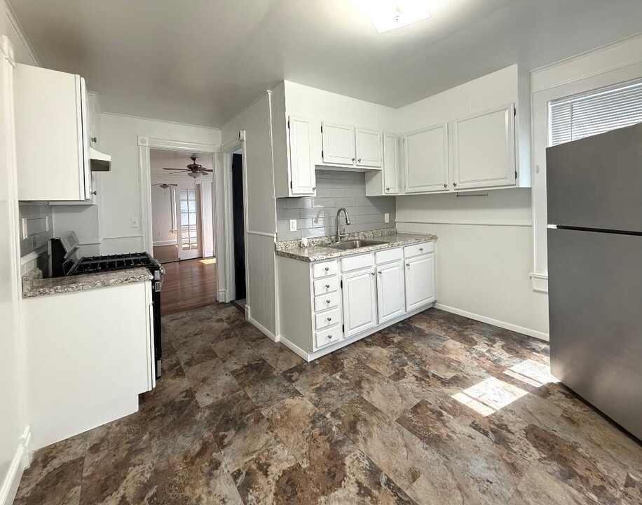 21 Lincoln Ave in Poughkeepsie, NY - Building Photo