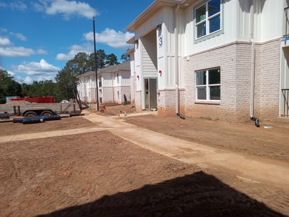 Audubon Place in Monroeville, AL - Building Photo