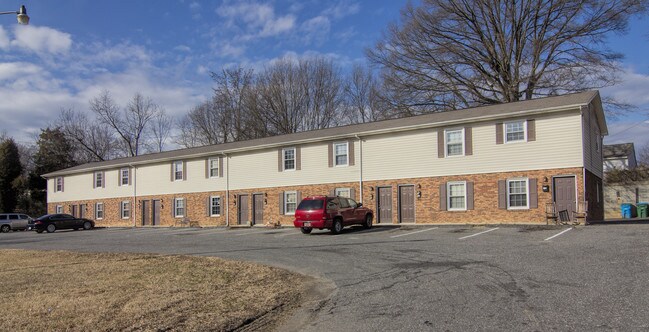 129 E Maine Ave in Bessemer City, NC - Building Photo - Building Photo