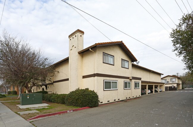 Vineyard Apartments in Santa Clara, CA - Foto de edificio - Building Photo