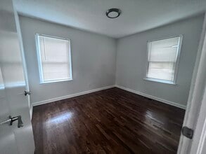 863 Pineview Dr in Forest Park, GA - Building Photo - Building Photo