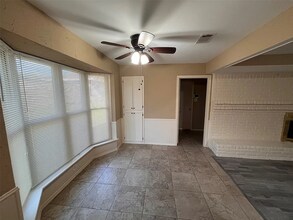 415 Ray Ave in Desoto, TX - Foto de edificio - Building Photo