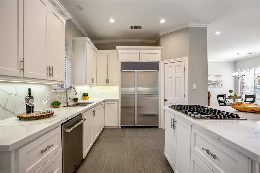 63 N Windsail Pl in Spring, TX - Building Photo
