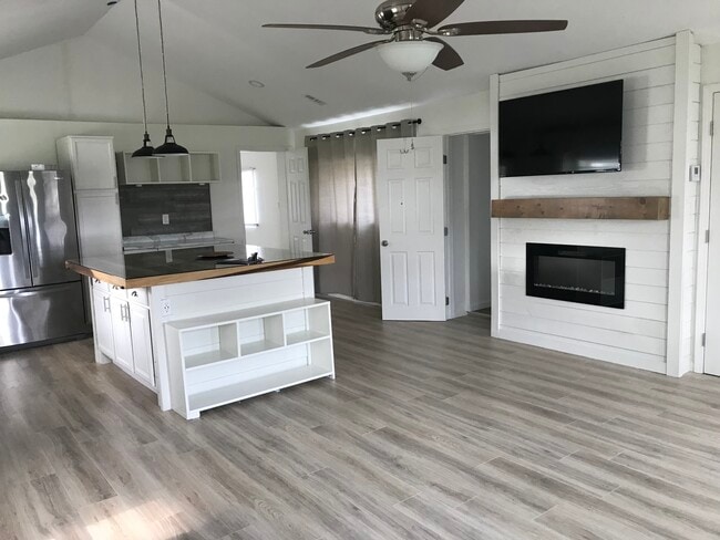4639 W Wenger Rd, Unit 4639 wenger rd c