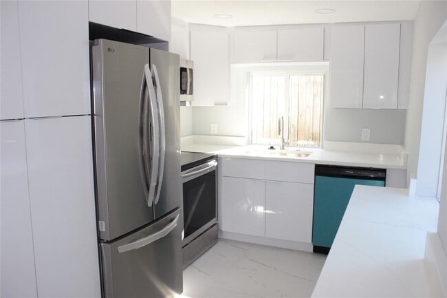 property at 522 SE 20th Ct