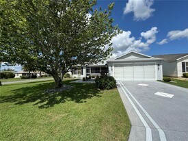 2524 English Ivy Cir in the Villages, FL - Building Photo