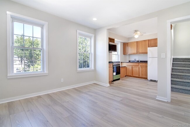 57 Sterling Ave in Harrison, NY - Building Photo - Building Photo