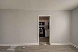6114 Macbeth Dr in Baltimore, MD - Building Photo - Building Photo