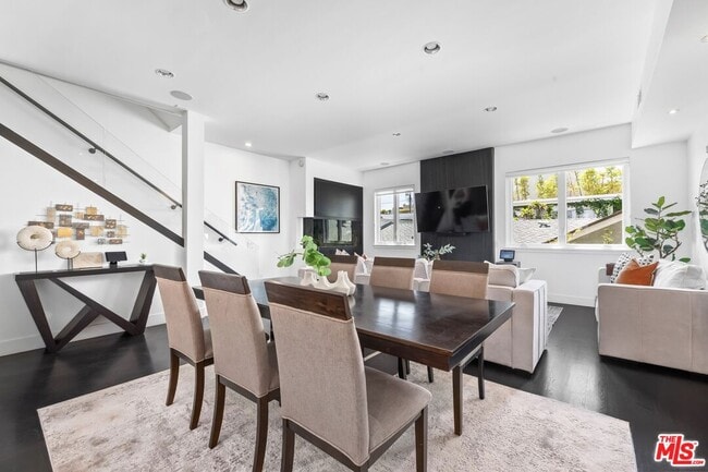 property at 32 Galleon St