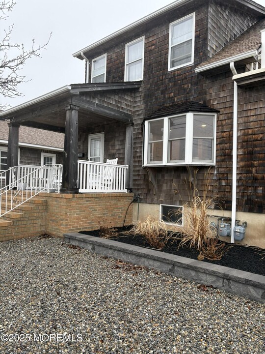 9 Washington Ave in Lavallette, NJ - Building Photo