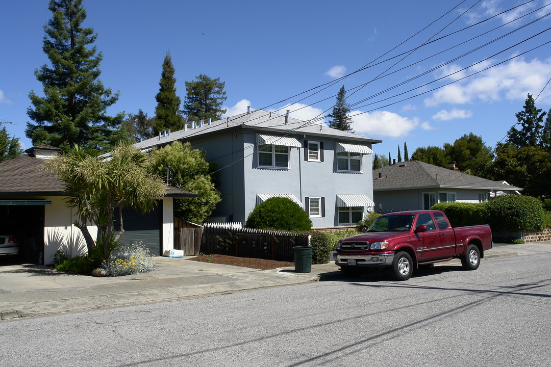 950 Alice Ln in Menlo Park, CA - Building Photo