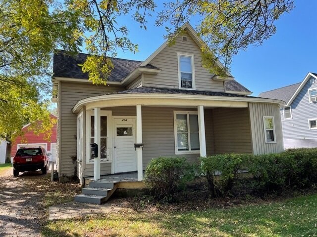 414 12th Ave W