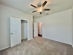 202 S Rainbow Dr in Whitehouse, TX - Building Photo - Building Photo