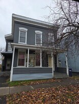 817 N Townsend St in Syracuse, NY - Building Photo