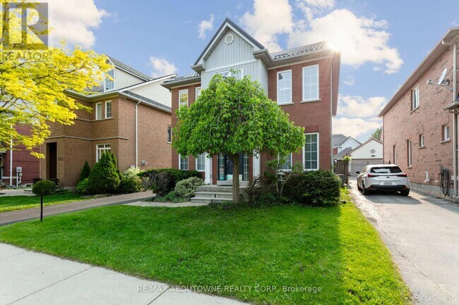 499 River Glen Blvd in Oakville, ON - Building Photo - Building Photo